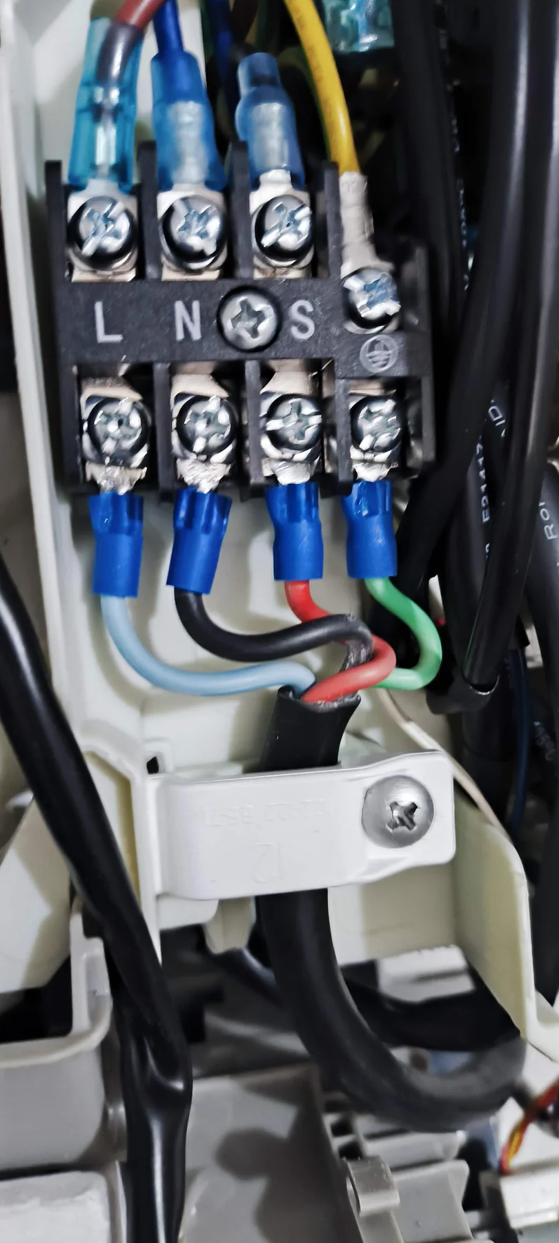 Diagnóstico da ligação elétrica de ar-condicionado